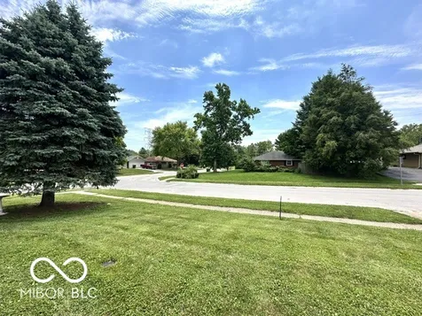 602 Elm Beech Grove IN 46107