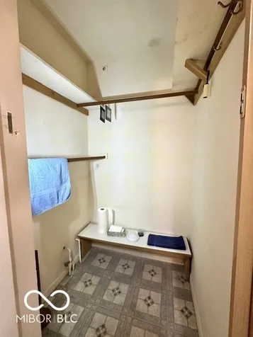 602 Elm Beech Grove IN 46107
