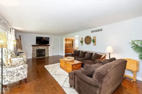 8889 Cholla Road Indianapolis IN 46240