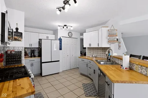 3425 Summer Breeze Lane Indianapolis IN 46239