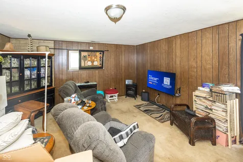 16 Allen Lane Greenfield IN 46140