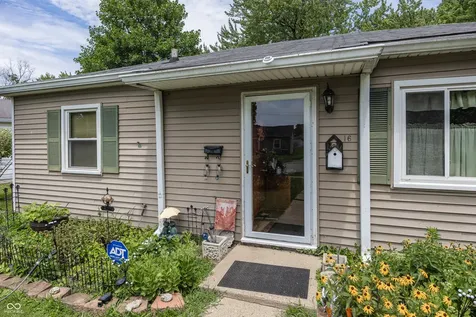 16 Allen Lane Greenfield IN 46140
