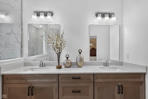 2356 Red Squirrel Way Zionsville IN 46077