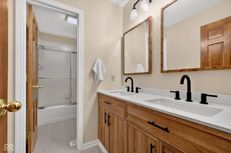 4574 Bayberry Lane Zionsville IN 46077