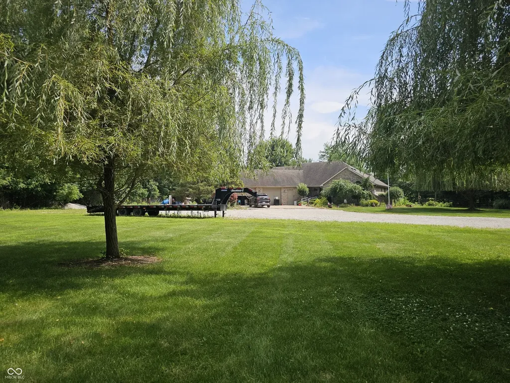 105 W County Road 900 N Lizton IN 46149