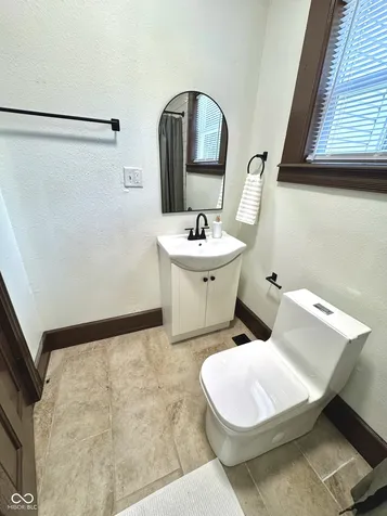 1128 E 35th Street Indianapolis IN 46205