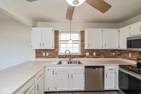 1122 Lake Tree Place Indianapolis IN 46217