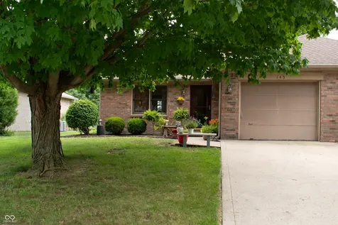 139-143 Sycamore Street Brownsburg IN 46112