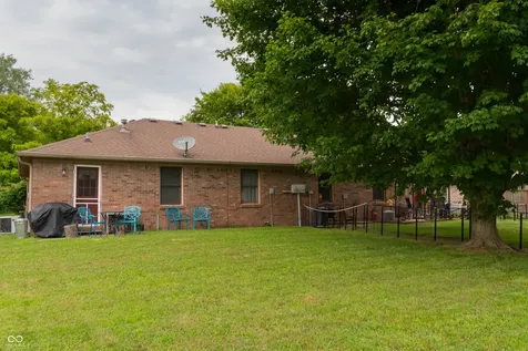 139-143 Sycamore Street Brownsburg IN 46112