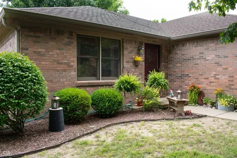 139-143 Sycamore Street Brownsburg IN 46112