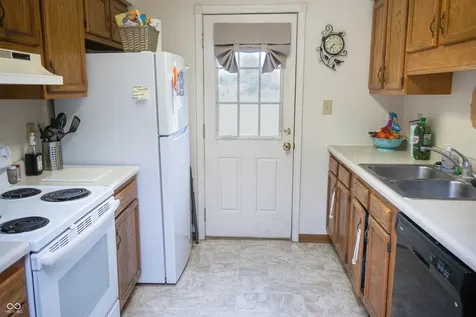 139-143 Sycamore Street Brownsburg IN 46112