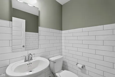 2395 Red Squirrel Way Zionsville IN 46077
