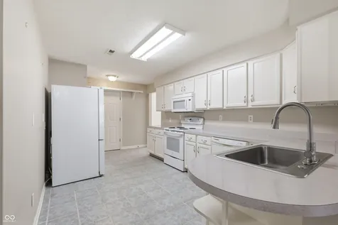 6510 S Waybridge Court Indianapolis IN 46237