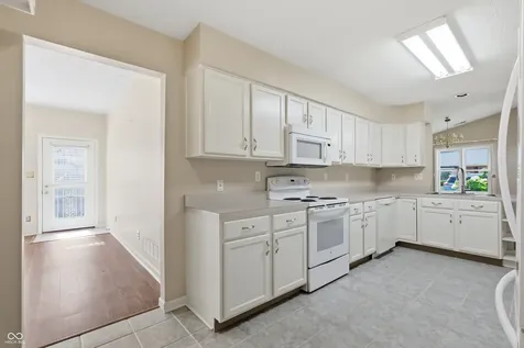 6510 S Waybridge Court Indianapolis IN 46237