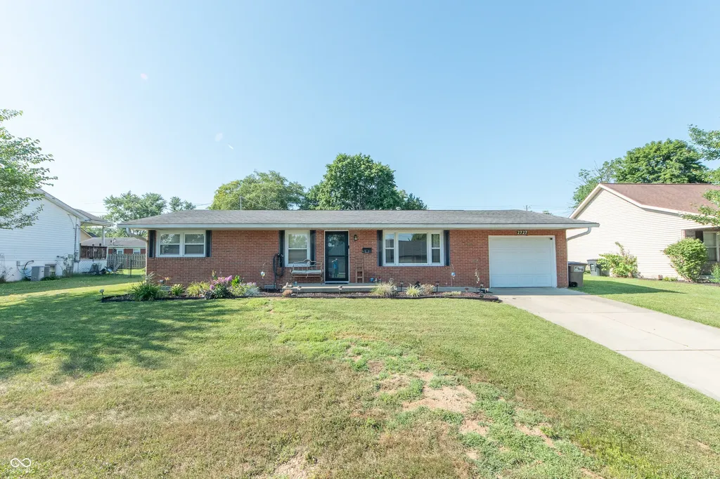 2727 Orchard Lane Columbus IN 47201