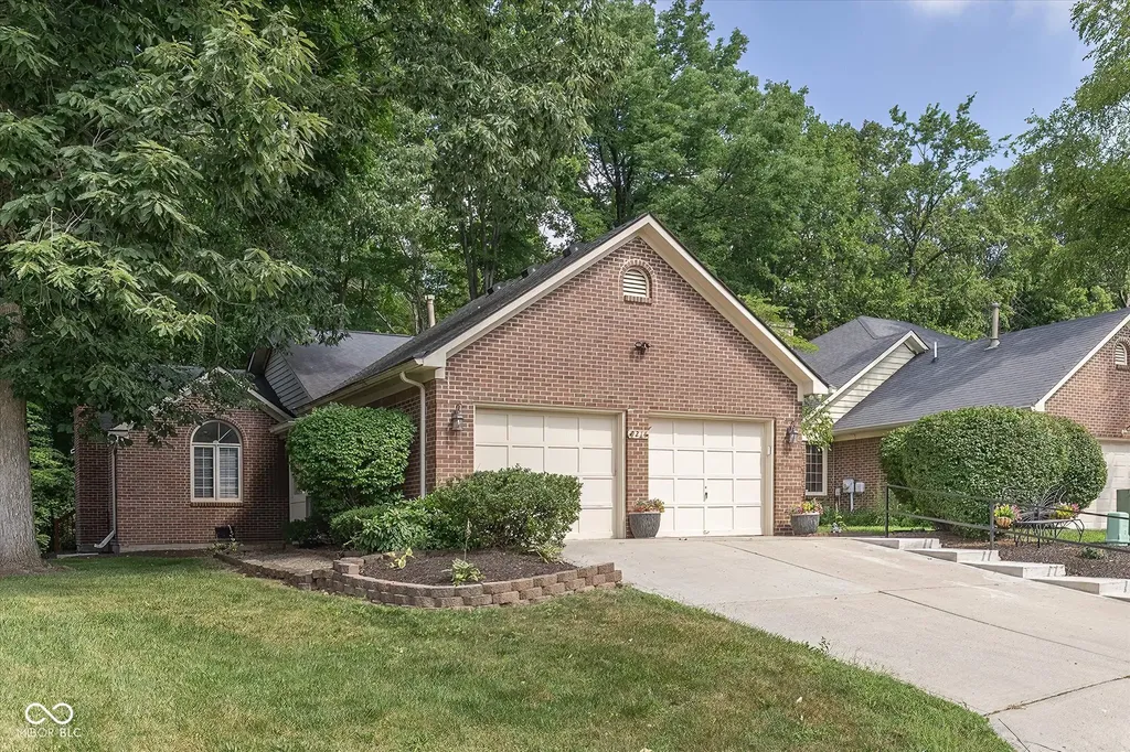 9214 W Point Drive Indianapolis IN 46268