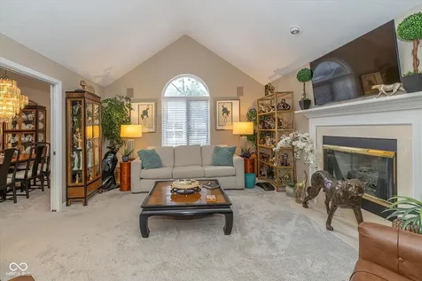 9214 W Point Drive Indianapolis IN 46268