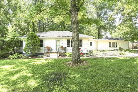 5621 W Smokey Row Road W Greenwood IN 46143