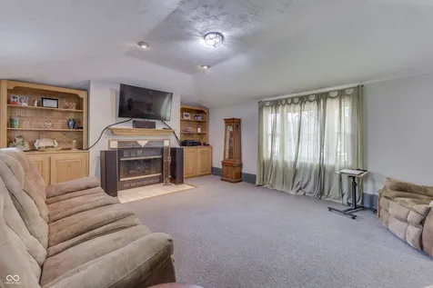 5621 W Smokey Row Road W Greenwood IN 46143