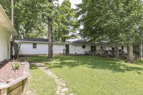 5621 W Smokey Row Road W Greenwood IN 46143