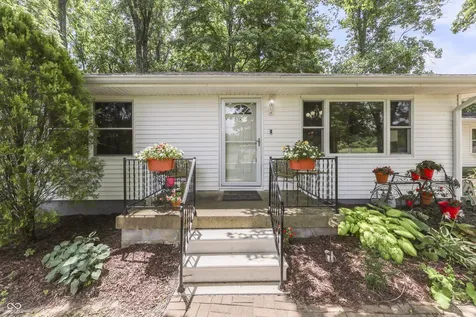 5621 W Smokey Row Road W Greenwood IN 46143