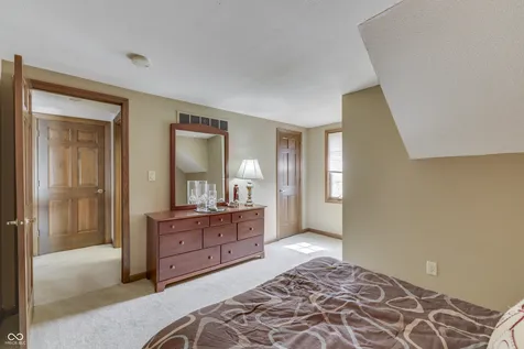 1521 Secretariat Lane Indianapolis IN 46217