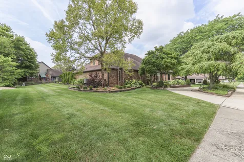 1521 Secretariat Lane Indianapolis IN 46217