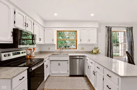7242 Hampstead Lane Indianapolis IN 46256
