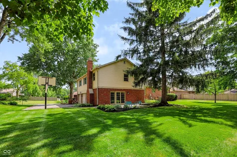 7242 Hampstead Lane Indianapolis IN 46256