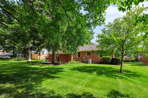 7242 Hampstead Lane Indianapolis IN 46256