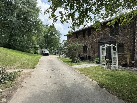 1604 State Road 252 Road Martinsville IN 46151