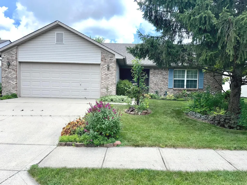 437 E Pine Ridge Drive Westfield IN 46074