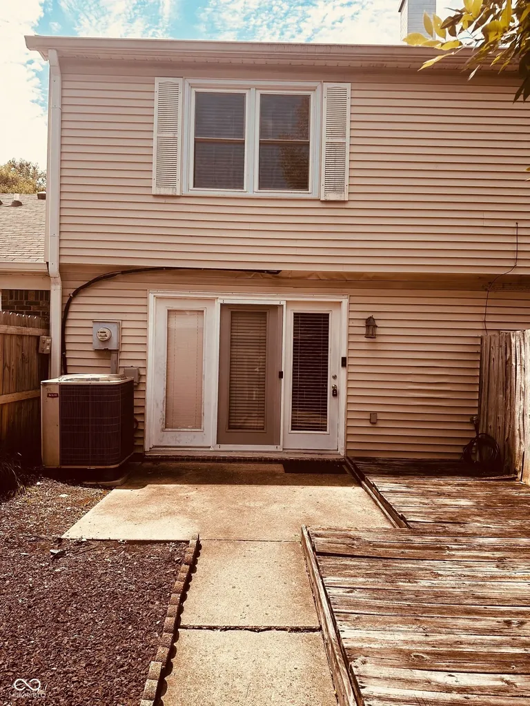 7466 Braewood Court Indianapolis IN 46217