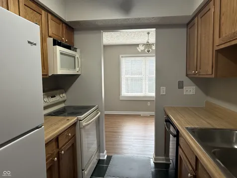 7466 Braewood Court Indianapolis IN 46217