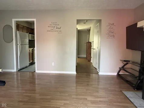 7466 Braewood Court Indianapolis IN 46217
