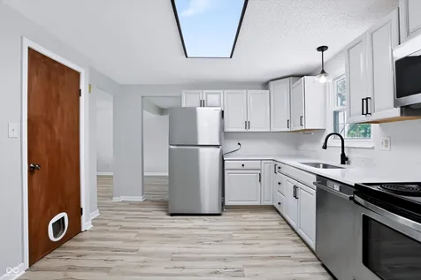 415 Meadowview Lane Greenwood IN 46142