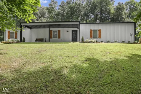 5540 E Washboard Road Bloomfield IN 47424