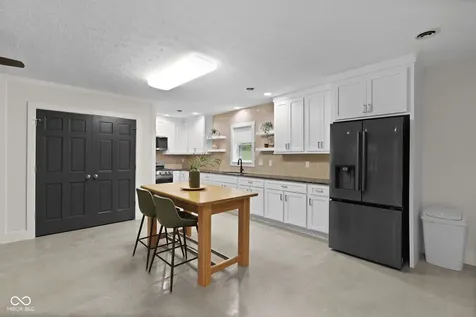 5540 E Washboard Road Bloomfield IN 47424