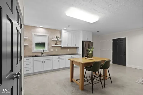 5540 E Washboard Road Bloomfield IN 47424
