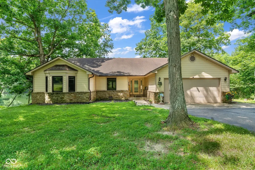 5866 S 50 W Trafalgar IN 46181