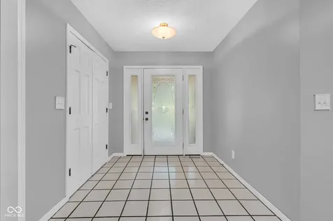 5866 S 50 W Trafalgar IN 46181