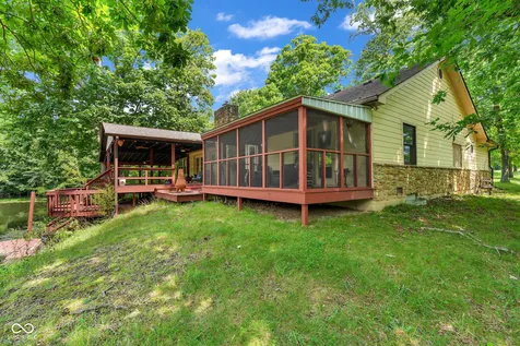 5866 S 50 W Trafalgar IN 46181