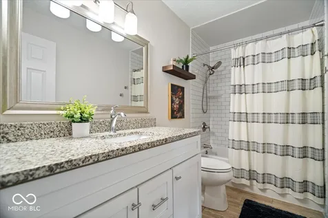 8201 Bittern Lane Indianapolis IN 46256