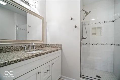 8201 Bittern Lane Indianapolis IN 46256