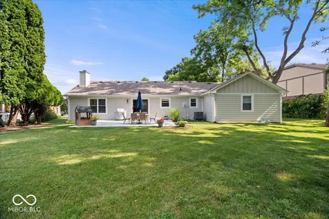 8201 Bittern Lane Indianapolis IN 46256
