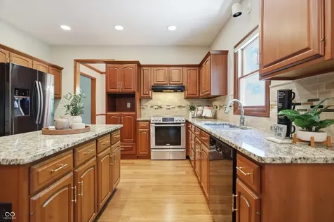 37 Penn Place Zionsville IN 46077