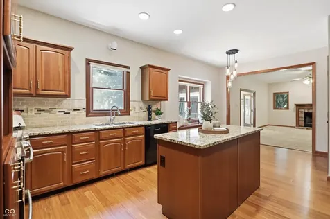 37 Penn Place Zionsville IN 46077