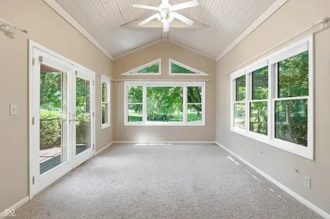 37 Penn Place Zionsville IN 46077