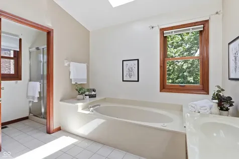 37 Penn Place Zionsville IN 46077
