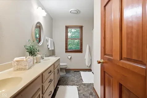37 Penn Place Zionsville IN 46077